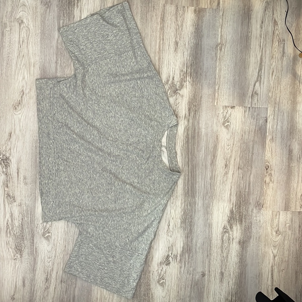LOVE by Gap Gray 3/4” Sleeve Crop Soft Stretchy Sweatshirt Size Large - Picture 5 of 13